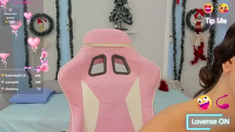 Snapshot of meganqueen2 chatting on December 22, 2024, 8:14 pm Megan Queen online show from December 22, 2024, 8:14 pm