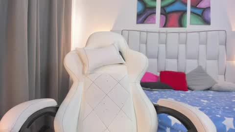 Snapshot of meganqueen2 chatting on July 3, 2026, 12:22 pm Megan Queen online show from July 3, 2026, 12:22 pm