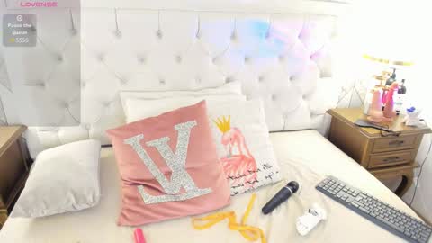 Megan online show from September 29, 2025, 11:37 am