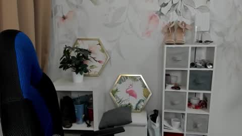 Megan online show from February 13, 2026, 6:42 am