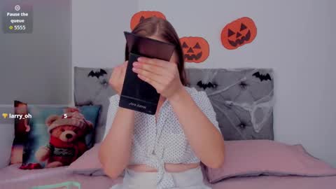 megansammy online show from October 16, 2025, 7:48 pm