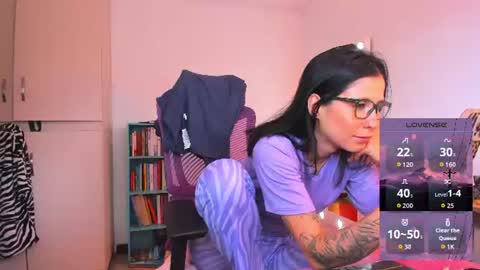 Juli online show from June 12, 2026, 3:33 pm