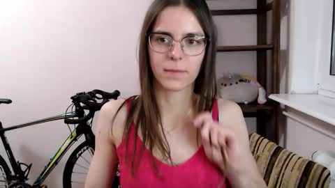 Megi online show from December 14, 2025, 7:40 pm