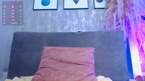 meily_soon online show from February 1, 2025, 7:13 pm