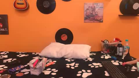 MEIS online show from December 20, 2025, 2:40 am