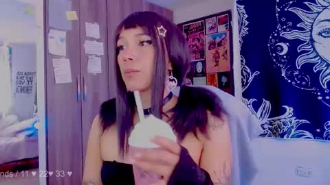 Melissa  -  -  Please help me to reach 100 thumbs up online show from October 13, 2025, 7:47 pm