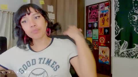 Melissa  -  -  Please help me to reach 100 thumbs up online show from October 20, 2025, 2:23 am