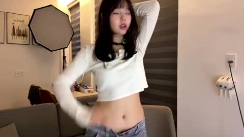 Melana online show from April 28, 2026, 11:15 am