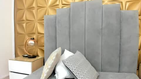 Melani online show from April 16, 2026, 1:45 pm