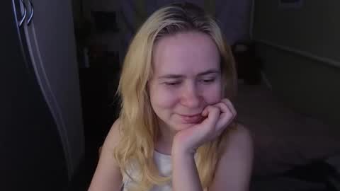 Mila online show from March 11, 2026, 8:42 am