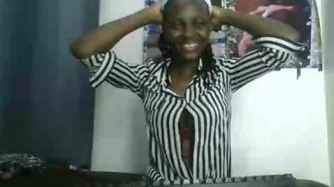 Snapshot of melanie_goddesss chatting on September 18, 2025, 7:16 pm milly online show from September 18, 2025, 7:16 pm
