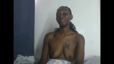 Snapshot of melanie_goddesss chatting on October 10, 2025, 11:09 am milly online show from October 10, 2025, 11:09 am