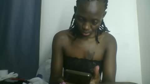 Snapshot of melanie_goddesss chatting on October 13, 2025, 6:41 pm milly online show from October 13, 2025, 6:41 pm