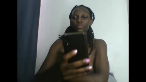 Snapshot of melanie_goddesss chatting on October 14, 2025, 6:47 am milly online show from October 14, 2025, 6:47 am