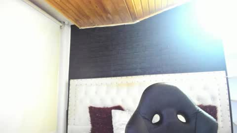 Melanie  online show from March 2, 2025, 4:07 am