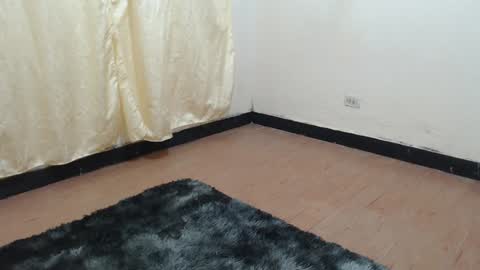 Melanie roux  online show from February 2, 2025, 4:11 pm