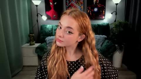MelanieAlves online show from November 13, 2025, 12:37 pm