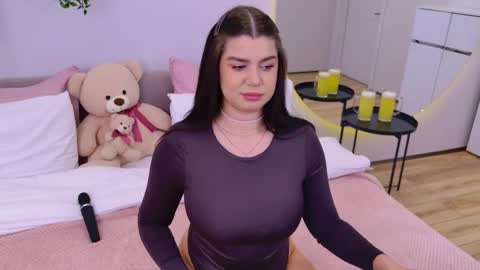 Melanie online show from September 27, 2025, 6:02 pm