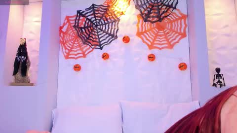 Melanie online show from October 31, 2025, 11:44 am