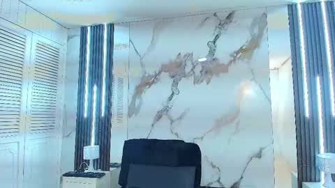 Melanie online show from December 3, 2025, 12:14 pm