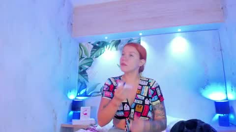 Melanie Roux online show from April 23, 2026, 7:49 pm