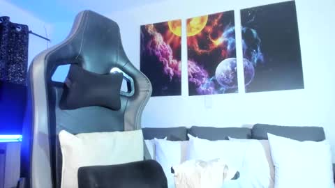 melannia_hills online show from March 2, 2025, 9:31 am