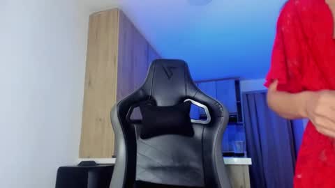 melannia_hills online show from March 12, 2025, 7:57 am