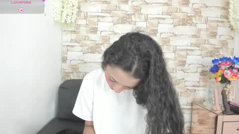 melannie roses online show from January 24, 2025, 7:39 pm