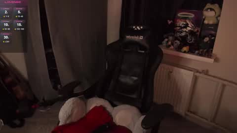 Snapshot of melante_s chatting on December 1, 2025, 4:23 pm Ash online show from December 1, 2025, 4:23 pm