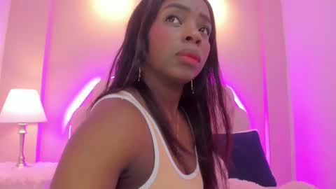 Melanie online show from October 5, 2025, 3:38 am