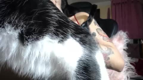 melany online show from November 19, 2025, 6:30 pm