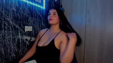 Melany  follower online show from November 7, 2025, 4:01 am