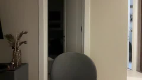 Adel online show from November 10, 2025, 3:22 pm