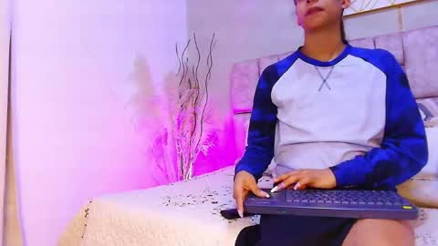 Melany online show from May 26, 2026, 12:23 pm
