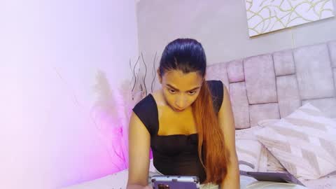 Melany online show from June 1, 2026, 12:18 pm