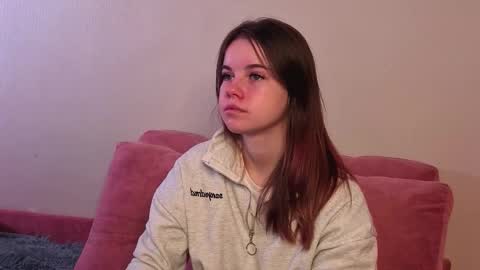 Snapshot of meliamaheia chatting on November 1, 2025, 8:05 am Erica online show from November 1, 2025, 8:05 am