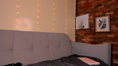 melifresita online show from December 28, 2024, 9:19 pm