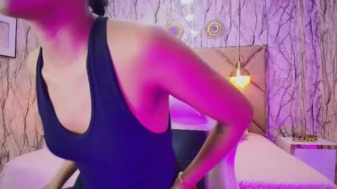 MELII EBONY online show from October 27, 2025, 11:47 am