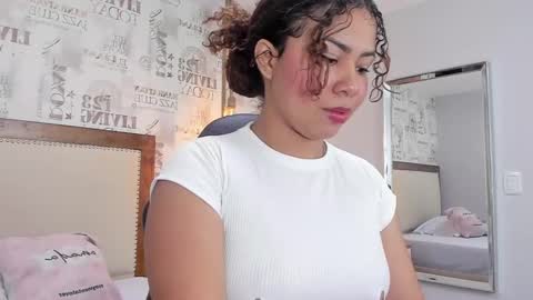 M E L I N A  online show from January 27, 2025, 7:24 pm