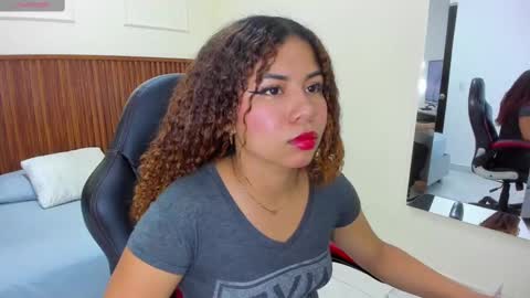 M E L I N A  online show from September 8, 2025, 7:46 pm