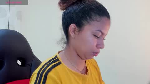 M E L I N A  online show from November 1, 2025, 12:18 pm