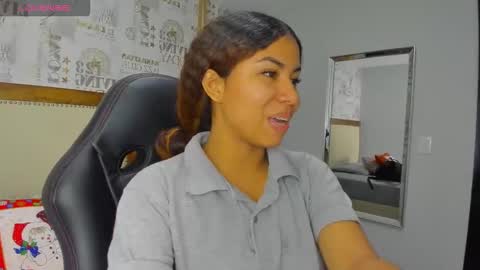 M E L I N A  online show from December 17, 2025, 6:58 pm