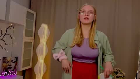 Alice - online show from April 1, 2026, 7:33 pm