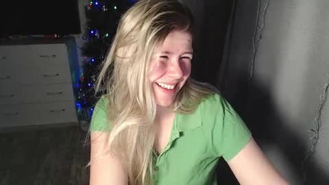 Melissa  Ray online show from January 2, 2025, 7:18 pm