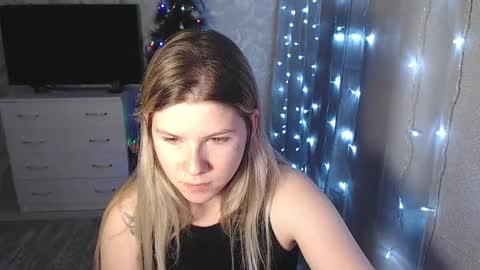 Melissa  Ray online show from January 10, 2025, 6:38 pm