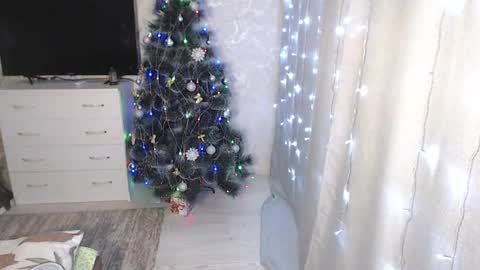 Melissa  Ray online show from January 16, 2025, 5:23 pm