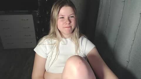 Melissa  Ray online show from January 21, 2025, 4:48 pm