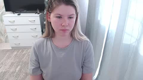 Melissa  Ray online show from January 23, 2025, 8:36 am