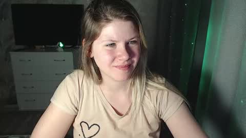 Melissa  Ray online show from February 17, 2025, 9:52 pm