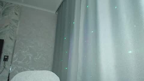 Melissa  Ray online show from March 6, 2025, 5:43 pm